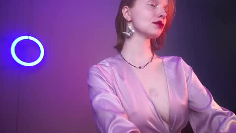        im expecting 350 thumbs up on my altar   online show from September 13, 10:09 pm