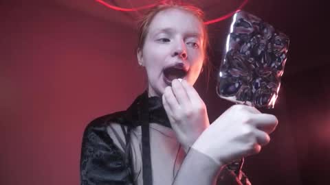        im expecting 350 thumbs up on my altar   online show from October 2, 10:06 pm