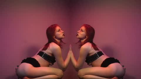 Snapshot of ginger_hugs chatting on June 11, 2:53 am im expecting 350 thumbs up on my altar online show from June 11, 2:53 am