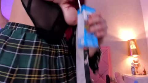 Snapshot of ginger_violetta chatting on February 19, 9:14 pm Ginger online show from February 19, 9:14 pm