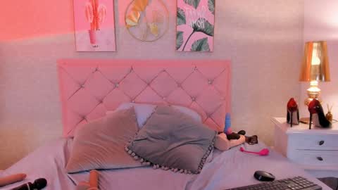 Snapshot of ginger_violetta chatting on March 2, 10:48 pm Ginger online show from March 2, 10:48 pm