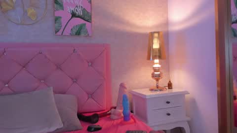 Snapshot of ginger_violetta chatting on March 5, 10:54 pm Ginger online show from March 5, 10:54 pm