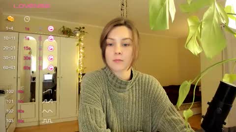 Snapshot of gingerbread__house chatting on October 25, 3:29 pm Vasilisa online show from October 25, 3:29 pm