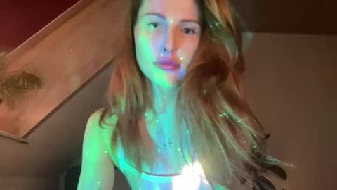 Snapshot of gingerladyy chatting on October 31, 10:16 am Gingerlady online show from October 31, 10:16 am