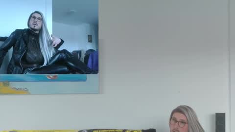 GingerPink online show from November 28, 12:30 pm