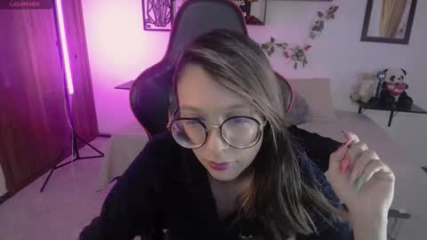 ginny11_ online show from March 17, 12:30 pm