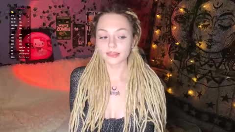 Snapshot of ginnyhotbeat chatting on September 8, 5:23 pm Ginny online show from September 8, 5:23 pm