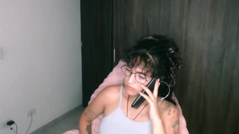 giny_bean online show from April 15, 1:23 am