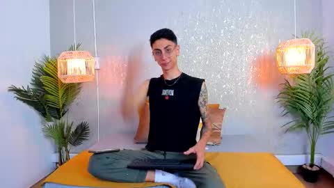 Snapshot of gio_carangi chatting on February 4, 3:01 am Gio Carangi online show from February 4, 3:01 am