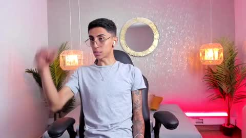 Gio Carangi online show from April 5, 3:15 am