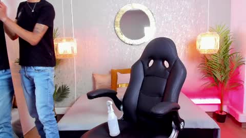 Gio Carangi online show from April 15, 2:51 am