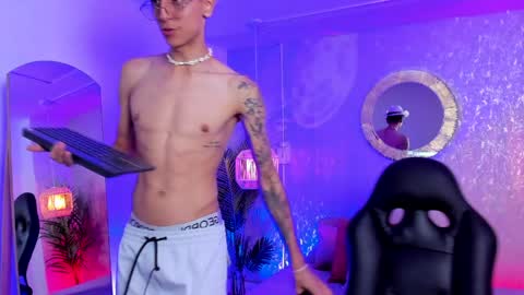 Gio Carangi online show from April 16, 4:24 am