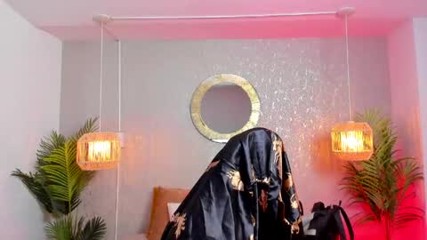 Gio Carangi online show from April 19, 2:33 am