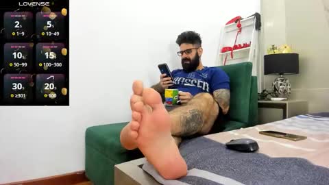 gio_lorenz online show from October 15, 1:22 pm