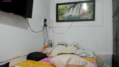 Snapshot of giorgia_xue55 chatting on June 25, 5:12 am Mary online show from June 25, 5:12 am