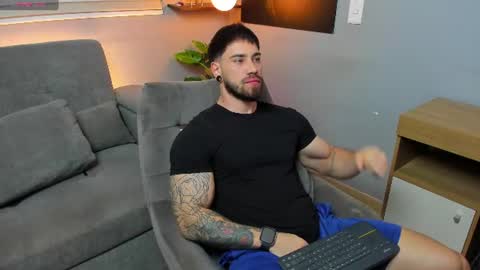 Snapshot of giorgio_leone2 chatting on July 2, 2:11 am Giorgio leone online show from July 2, 2:11 am