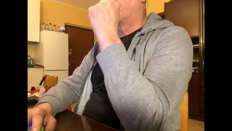 giovanni_1964 online show from December 22, 4:17 am