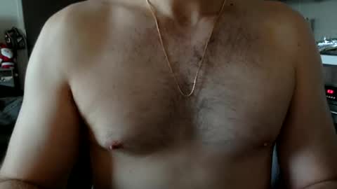 Snapshot of giraffe9715 chatting on December 31, 3:31 pm AntEater online show from December 31, 3:31 pm