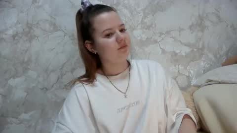 girl_cute07 online show from April 14, 3:01 am