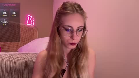 Snapshot of girl_i_am chatting on January 11, 6:12 pm Nikki online show from January 11, 6:12 pm