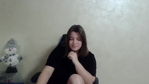 Snapshot of girl_leya chatting on January 5, 11:22 pm girl_leya online show from January 5, 11:22 pm