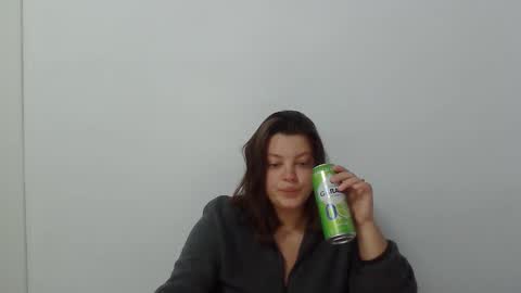 Snapshot of girl_leya chatting on October 5, 7:01 pm girl_leya online show from October 5, 7:01 pm