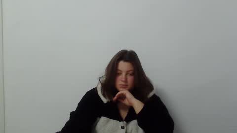 Snapshot of girl_leya chatting on October 9, 8:51 pm girl_leya online show from October 9, 8:51 pm