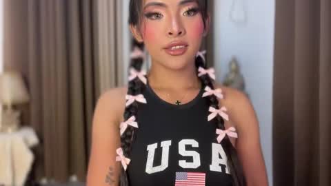 queen ronna online show from March 9, 9:02 am