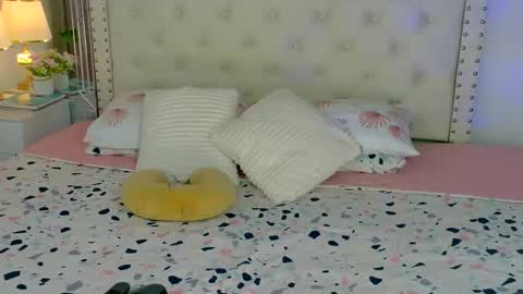 Snapshot of girlhot_tss chatting on January 18, 6:17 am Ariana Sophia. online show from January 18, 6:17 am