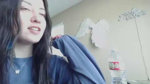 Jasmine online show from March 15, 7:20 pm