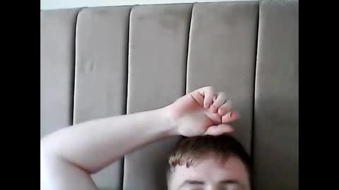 Snapshot of girlonboy25 chatting on November 2, 11:12 am Girlonboy25 online show from November 2, 11:12 am