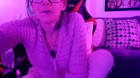 girls227445638252 online show from March 2, 7:09 am