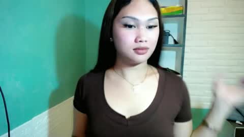 Rhaine online show from June 27, 4:12 pm
