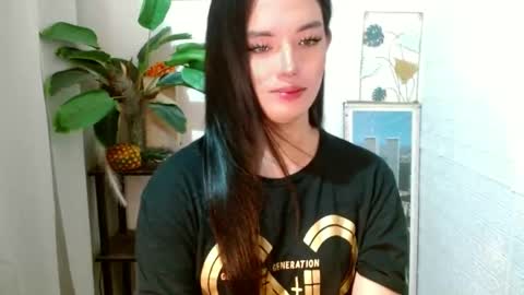 Snapshot of girlwhobelieveinmagic chatting on December 11, 7:03 pm Callmenor online show from December 11, 7:03 pm