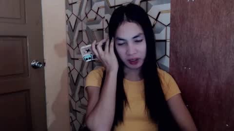 Snapshot of girlwhobelieveinmagic chatting on February 14, 7:33 pm Callmenor online show from February 14, 7:33 pm