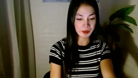 Snapshot of girlwhobelieveinmagic chatting on March 4, 6:18 pm Callmenor online show from March 4, 6:18 pm