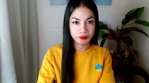 Snapshot of girlwhobelieveinmagic chatting on March 10, 4:49 am Callmenor online show from March 10, 4:49 am