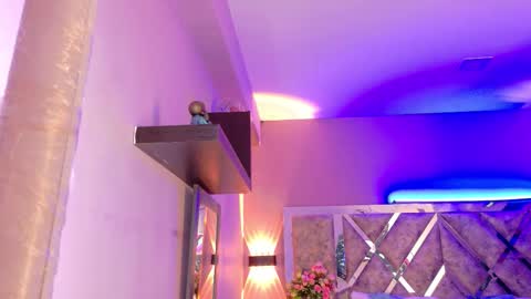     online show from October 24, 10:33 am