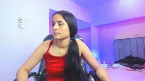 GISELLE ROLDAN online show from February 22, 4:49 pm