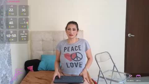 Snapshot of gisellecarter_ chatting on February 17, 2:57 pm Giselle online show from February 17, 2:57 pm