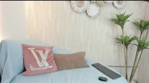 giseth_torres online show from May 1, 11:26 am