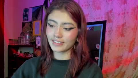 Snapshot of giulietta_mon chatting on December 10, 12:50 am Giulietta online show from December 10, 12:50 am