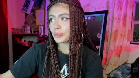 Snapshot of giulietta_mon chatting on December 14, 3:29 am Giulietta online show from December 14, 3:29 am