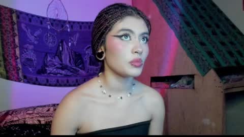 Snapshot of giulietta_mon chatting on January 5, 3:32 am Giulietta online show from January 5, 3:32 am