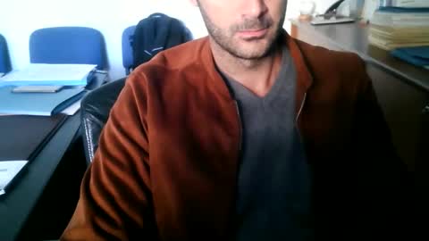 giuseppevai1 online show from October 9, 7:50 am