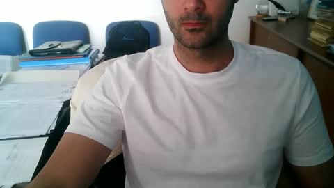 giuseppevai1 online show from April 17, 3:59 pm