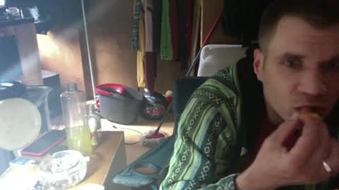 Snapshot of gizmomaster chatting on June 13, 4:16 pm dutch rave guy c2c dutch online show from June 13, 4:16 pm