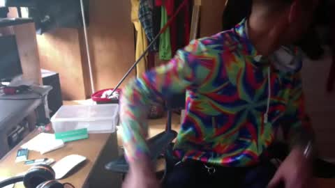 Snapshot of gizmomaster chatting on July 19, 11:03 am dutch rave guy c2c dutch online show from July 19, 11:03 am