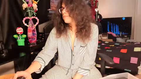 glaceon9 online show from February 14, 11:31 am