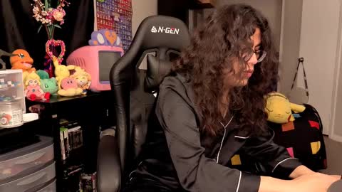 glaceon9 online show from October 1, 2:34 pm